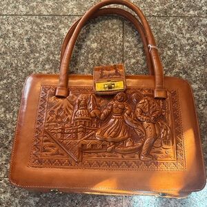 Tan leather Embossed vintage Shoulder Bag